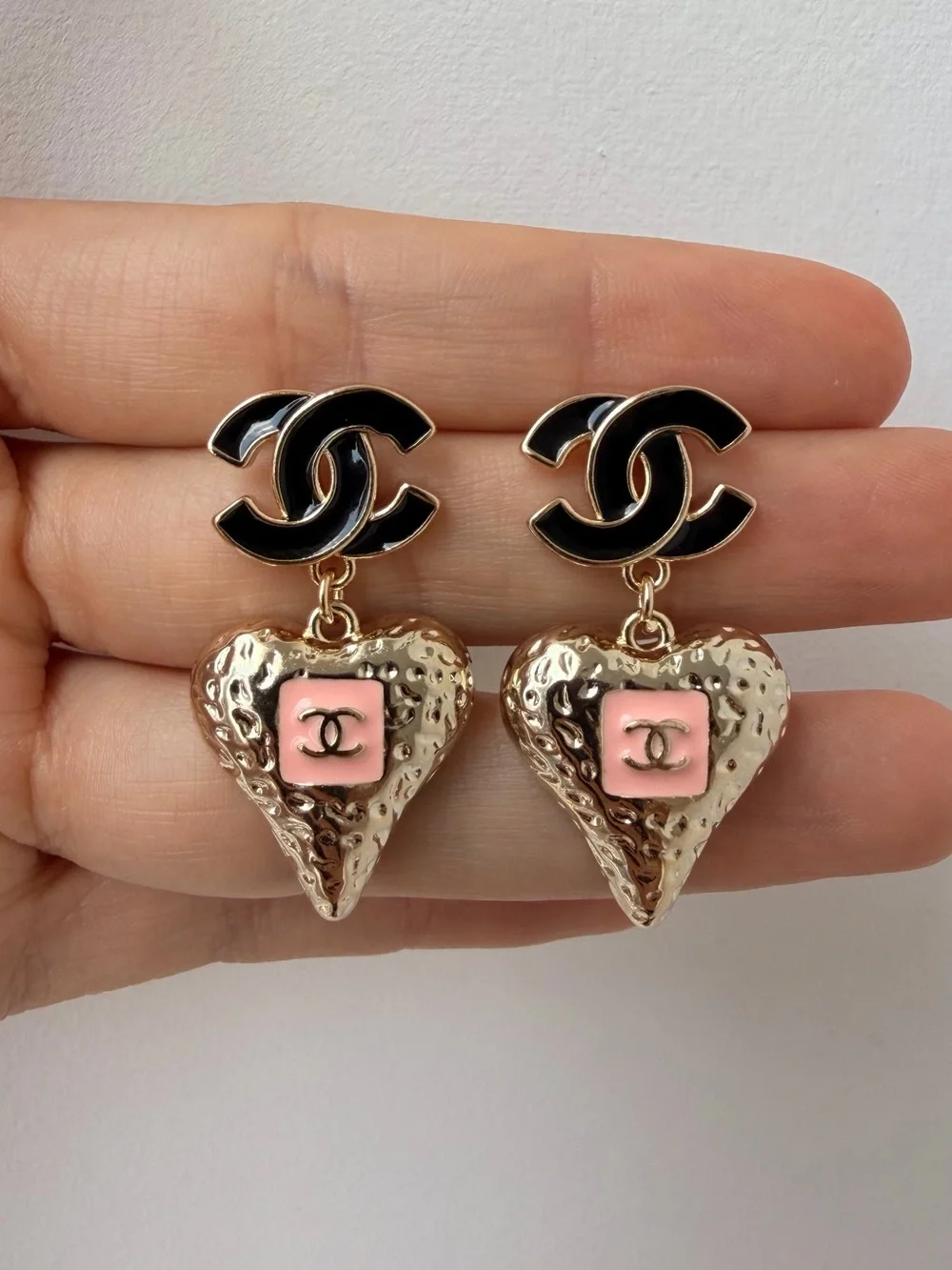 🖤Chanel Black & Pink Heart Drop Earrings💗